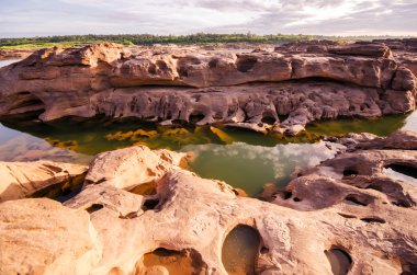 Sam-Pan-Bok Grand Canyon, Amazing rock delik taş Mekong içinde 