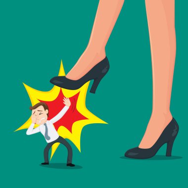 Koca ayaklı işkadını küçük işadamına basıyor. 