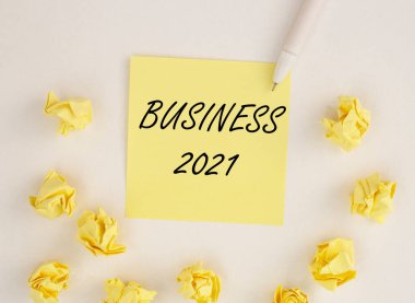 Yeni normal gerçeklikte iş 2021 yılı konsepti.