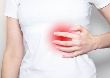 Sol tarafta kalp ya da karaciğer ağrısı var..