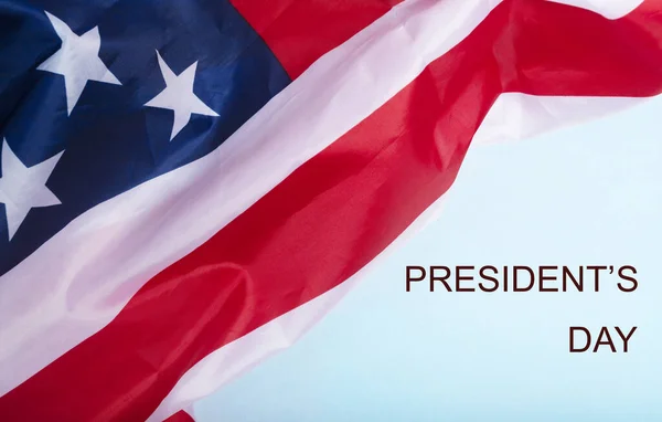 总统纪念日的题词和美国国旗的背景 — 图库照片