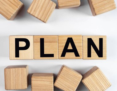 Tahta küplere kelime planla, üst görünüm.