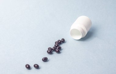 Haplardan ve homeopatiden yayılmış kapsüller..