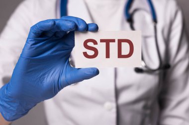 Cinsel yolla bulaşan hastalık kısaltması. Tıbbi hastalık doktorların elinde.