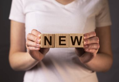 Yeni kelime metni. Eğitim ve iş konseptinde yeni.