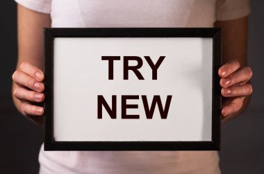 Yeni metin, kağıt üzerinde mesaj deneyin. Öğrenme ve iş dünyasındaki motivasyon.