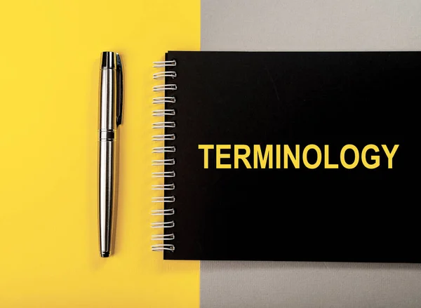 Terminoloji kelimesi siyah defter, üst görünüm