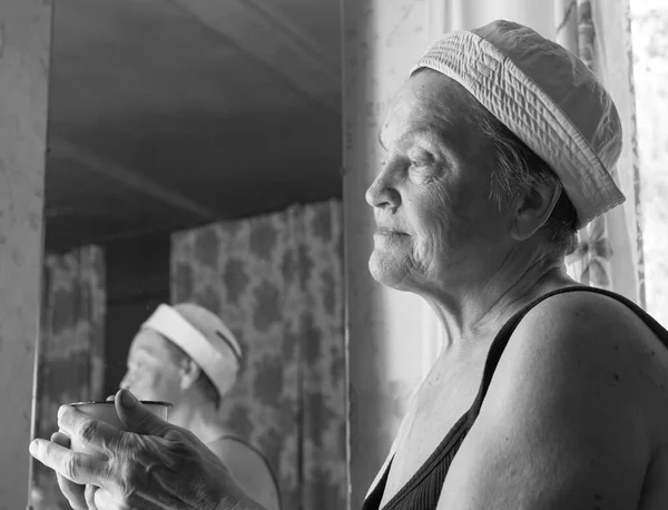 Real Woman Portrait Tired Smiling Female Farmer Work Resting Home — Stock Photo, Image