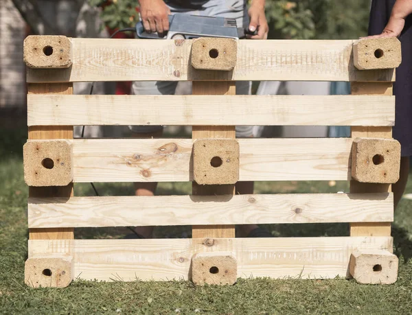 Práce s koncepcí dřeva, výroba dřevěného nábytku — Stock fotografie