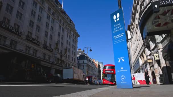 Londra Ngiltere Temmuz 2021 Londra Caddesindeki Bir Yolun Yanındaki Covid — Stok video