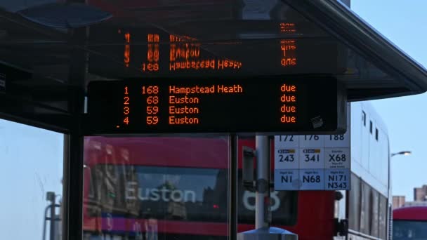 Londres Reino Unido Julho 2021 Close Sinal Uma Parada Ônibus — Vídeo de Stock