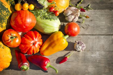 Sebze rustik eski tablo arka plan üzerinde