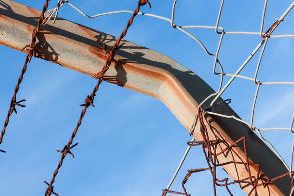 Rostig taggtråd — Stockfoto