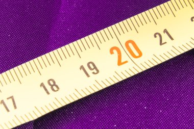 Yirmi kırmızı santimetre