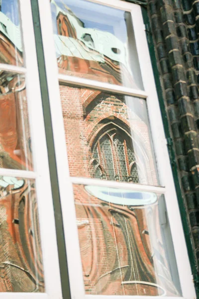 Iglesia en la ventana — Foto de Stock
