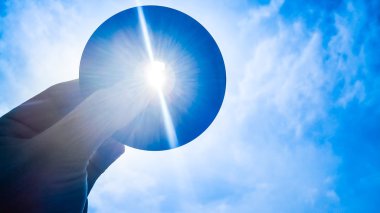 eski bir disketi ile tutulması