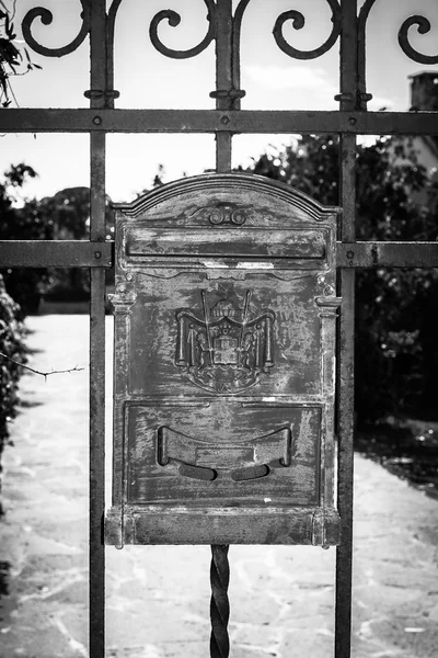 Letter box wrought iron — Stock Photo, Image