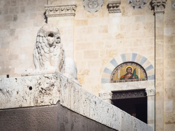 Lion Marble Church — Stock Photo, Image