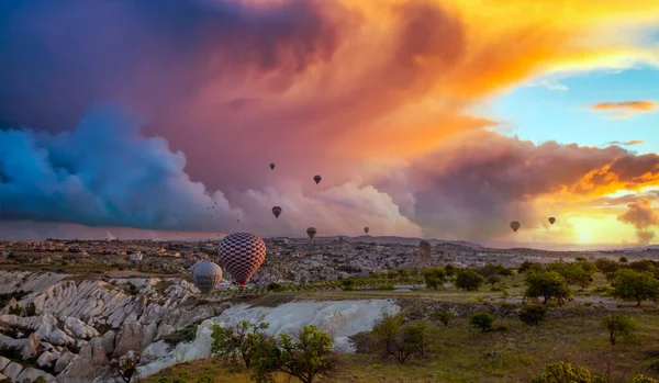 Hot Air Balloons Flying Tour Mountains Landscape Spring Sunrice Cappadocia — Stock Photo, Image