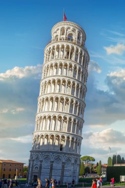 Eğik Pisa Kulesi (İtalyanca: Tower of Pisa), İtalya 'nın Pisa şehrinin Pisa katedralinin bir çan kulesidir. 12. yüzyılda yapılmış. Eğik Pisa Kulesi, İtalya 