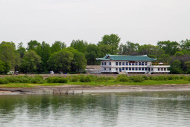 Sinuiju Özel Yönetim Bölgesi, Kore Demokratik Halk Cumhuriyeti 'nin özel yönetim bölgesidir. Sinuiju, Kuzey Kore 'nin dördüncü büyük şehridir..