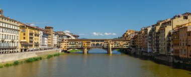 Ponte Vecchio ya da İtalya 'nın Floransa kentindeki Arno Nehri üzerindeki Eski Köprü. Mücevherleri, sanat atölyeleri ve renkli binaları olan kemer köprüsü ünlü bir turistik merkezdir.