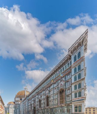 Cattedrale di Santa Maria del Fiore (Çiçek Aziz Mary Katedrali) İtalya 'nın Floransa şehrinin ana kilisesidir..