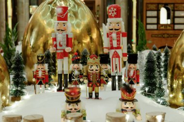 Noel süslemeleri, yaşam süslemeleri