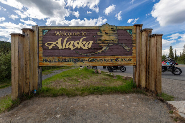 Dalton Highway The James Dalton Highway is 414 miles of gravel road. It travels from Good to Elliott, passing through the Arctic tundra and as far north as Alaska. A 360-mile long route was built here