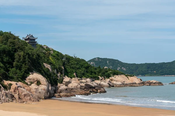 Putuo Dağı, Çin 'in Zhejiang Eyaleti' nin Zhoushan ilinin Putuo ilçesine bağlı bir dağdır.