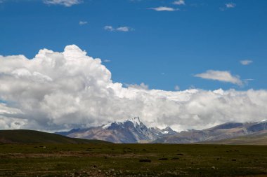Çin 'deki Tibet Platosu' nun doğal manzarası