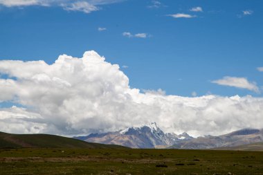 Çin 'deki Tibet Platosu' nun doğal manzarası