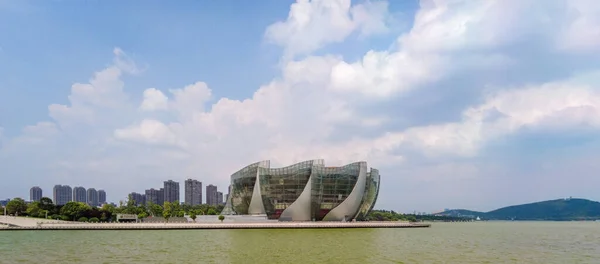 Xuzhou Şehri, Jiangsu Eyaleti, Yunlong Gölü, Xuzhou Konser Salonu.