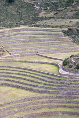 Antik İnkalar tarafından tahılları test etmek için kullanılan dairesel bir yalak.
