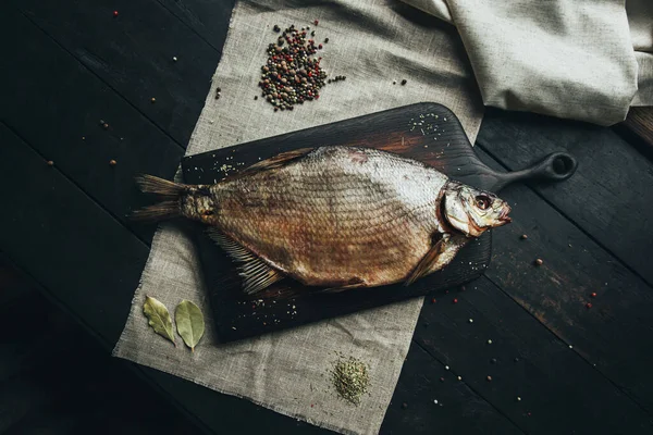 Deliziosa Bella Fresca Secca Fiume Mare Selvatico Pesce Rosso Bianco — Foto Stock