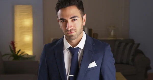 Confident Mexican man standing in suit — Stock Photo, Image