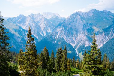 Görünümü dağlar ar Wald'am Arlberg
