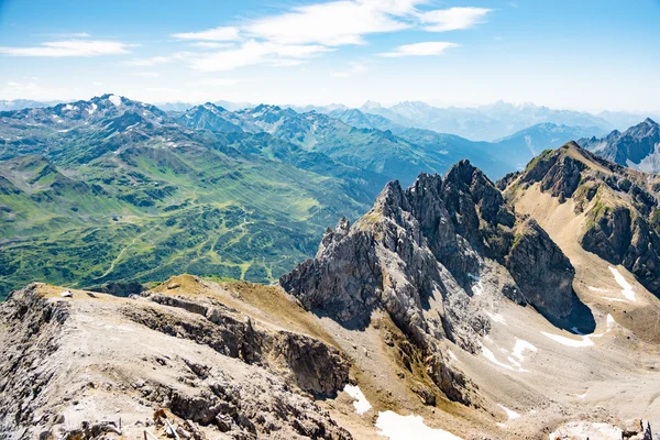 Alp sahneleri etrafında St. Anton am Arlberg