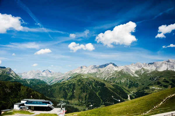 Alp sahneleri etrafında St. Anton am Arlberg