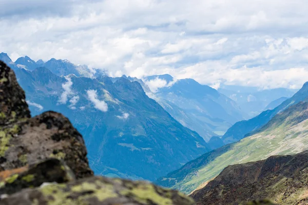 Alplerdeki Oetztal bölge