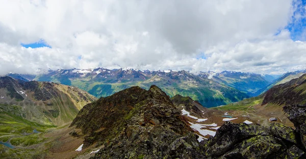 Alplerdeki Oetztal bölge