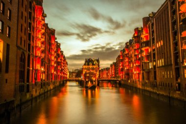 Bir tugaydan güzel bir manzara