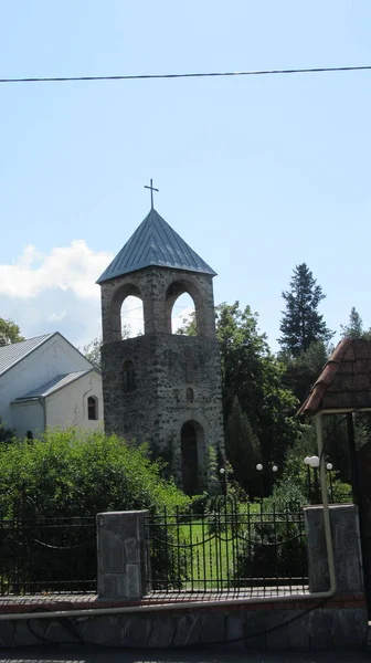 Edifício Igreja Ortodoxa Com Uma Cruz Cristã Igreja Ortodoxa Georgiana — Fotografia de Stock