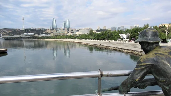 Baku Azerbaijan 2019 Bronze Statue Fisherman — Stock Photo, Image