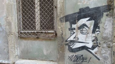 Bakü, Azerbaycan, 5 Temmuz 2020: Duvara grafiti