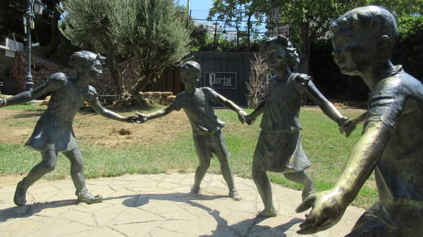 Baku Azerbaijan August 2020 Playing Children Bronze Sculpture — Stock Photo, Image