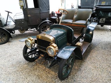 PRAG, CZECH REPUBLIC - 17 Temmuz 2019 - Prag Ulusal Teknik Müzesi 1908 yılında bilim ve teknoloji tarihiyle ilgili nadir ve eşsiz sergilerle kuruldu.