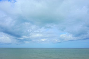  deniz manzarası ve bulutlar gökyüzü üzerinde