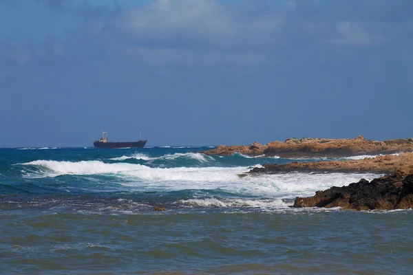 Barco, paisaje marino, olas — Foto de Stock