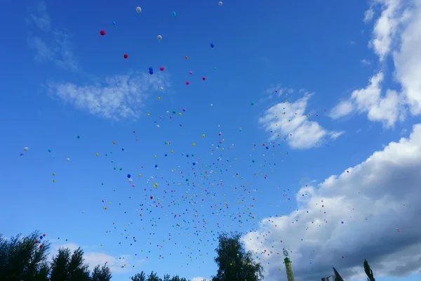 Des ballons dans le ciel — Photo